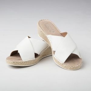 White Wedges